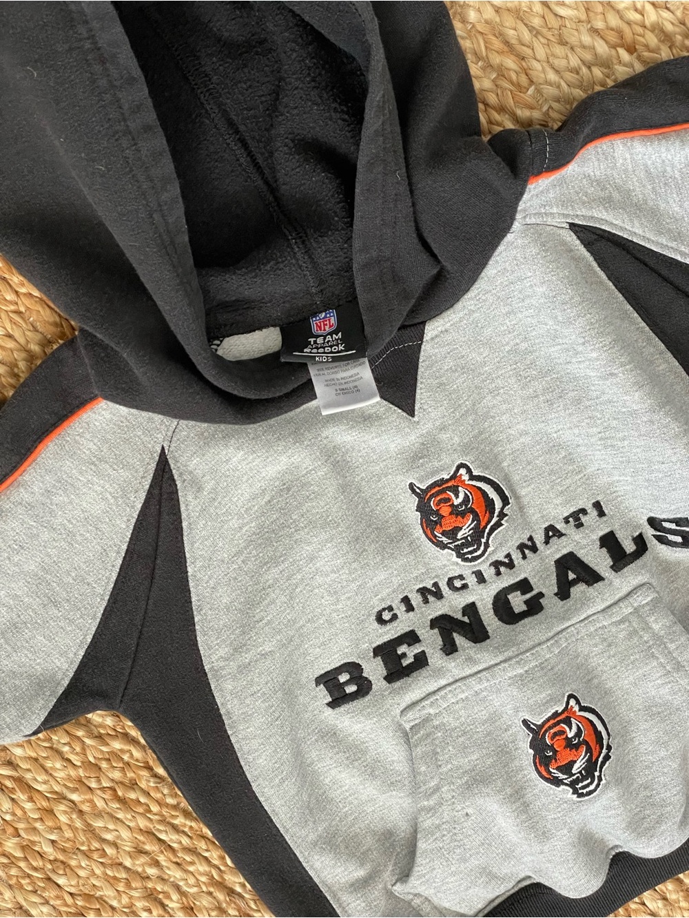 Reebok Cincinnati Bengals NFL Hoodie Gray Black Kids Size Small - Picture 6 of 8